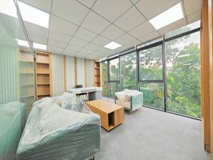 cho thuê văn phòng chùa láng - đống đa 100m2 chỉ 18tr full nội thất bãi oto cách 3 bước chân