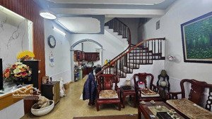 chị gái nhà có việc rất cần bán căn nhà tại ngô thi sỹ