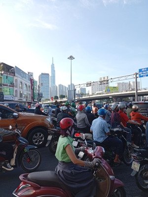 nhà 82m2 hẻm xe hơi ngay hông quận 1 ngã 4 hàng xanh giá tốt 10 tỷ