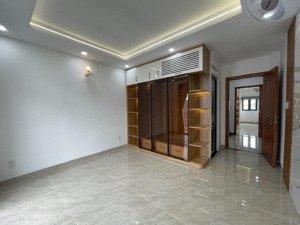 bán np ở lê văn quới, 8,9 tỷ, 64m2, 4pn, 6wc, mặt tiền cực chất, q.bình tân, hcm