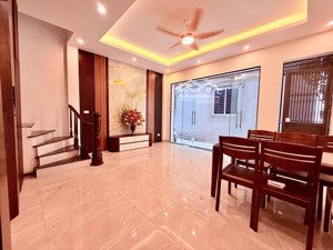 bán nhà lĩnh nam 35m x 5 tầng thang máy full nội thất cách ô tô 1 nhà giá 8,5tỷ
