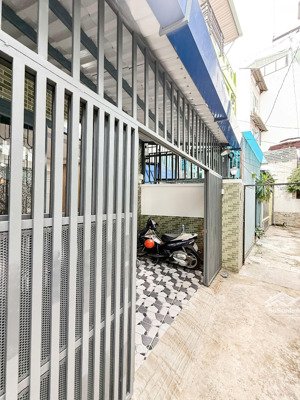 chính chủ bán đất tặng nhà mới đẹp full nội thất - 43m2 - nhanh tay sở hữu giá quá rẻ - nhỉnh 4 tỷ