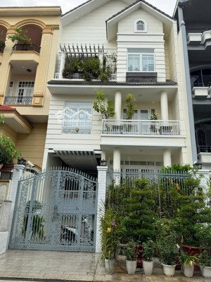 siêu phẩm ngang to 6,5m - mặt tiền hồ xuân hương p14 bình thạnh. dt: 6,5 x15m. cn: 104m2. giá: 14tỷ