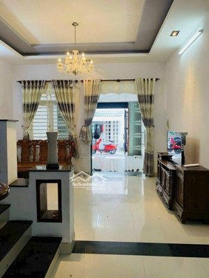 cho thuê nhà nguyên căn oto đậu trong nhà, cách phạm v đồng chỉ 300m, p.linh tây thủ đức