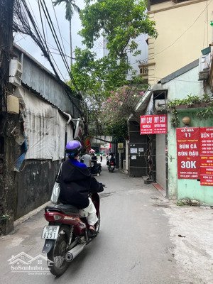 bán nhà hạ yên quết cầu giấy-ngõ nông gần phố-5 tầng nội thất đầy đủ-dt 37m mt rộng 5,5m nhỉnh 8 tỷ