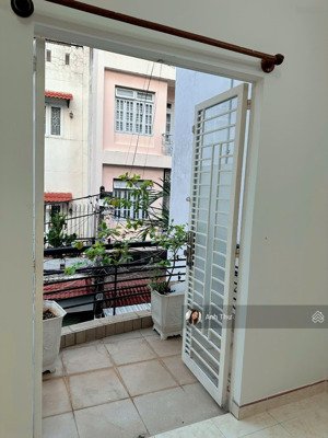 cho thuê nguyên căn hxh cộng hòa, dt: 4.5x19m, 4 tầng mới, 5 phòng, 81m2, 230m2 sàn, giá 30 triệu