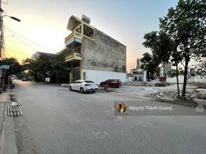 bán nhà 2 tầng cũ mặt đường nguyễn văn linh gần siêu thị aeon mall vị trí đắc địa