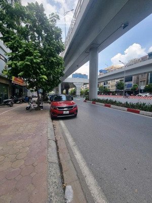 mặt phố 2 mặt thoáng lõi thủ đô ngã tư sở 6 tầng kinh doanh sổ đỏ chính chủ