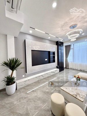 cần bán nhà ô chợ dừa 7 tầng thang máy mới , thiết kế và nội thất cực đẹp chỉ 10m ra ôtô