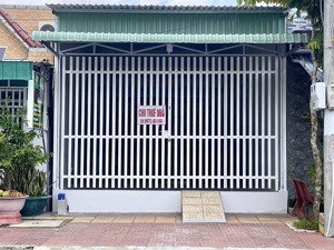 cho thuê nhà chính chủ mới xây