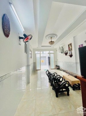 bán nhà mới 4 tầng - gần mặt tiền tân hương - hẻm nhựa 7m - xe hơi ngủ trong nhà -62m2