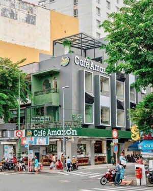 cho thuê nhà nguyên căn 4 tầng yên bái. nằm ngay trung tâm, khu đông đúc, thích hợp mở kinh doanh
