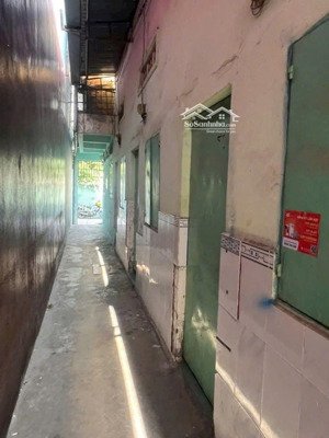 cần bán gấp dãy trọ ngay kcn sóng thần 2 dt 136m2 /3tỷ350 gồm 1kiot với 7 phòng trọ cho thuê, shr