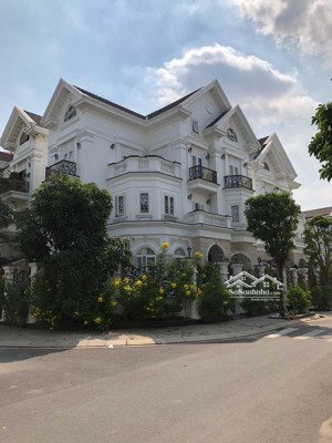 bán căn biệt thự góc 2 mặt tiền khu cityland garden emart, dt: 10 x 21m có thang máy