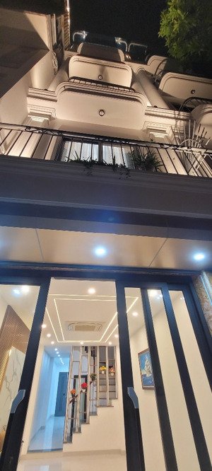 chính chủ bán nhà văn cao siêu đẹp mới xây dt 45m x 5 tầng thang máy máy, mt 3.2 m giá 14.8 tỷ