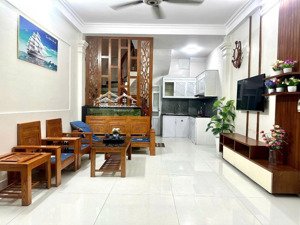 bán nhà sổ đỏ chính chủ 38m2, 5tầng