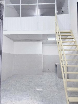 bán gấp căn trọ 10x30 gần nguyễn văn linh đang cho thuê 26tr/thang