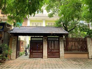 chính chủ sang nước ngoài định cư cần bán gấp biệt thự gần hồ văn quán để lại full đồ lh0963435088