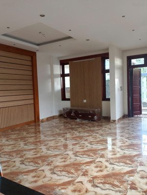 cho thuê biệt thự 3pn, 3wc, 137m2, 18 triệu tại kdc nam long, q9, hcm