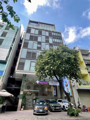 siêu vị trí góc 3 mặt tiền quy hoạch xây cao tầng - 245m2. ngang 12m - giá chỉ 92 tỷ thương lượng