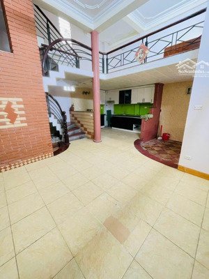 cho thuê nhà nguyên căn ngõ 89 phạm văn đồng, ngõ nông gần phố, dt 40m, 4 tầng, 4 ngủ, giá 12tr/th