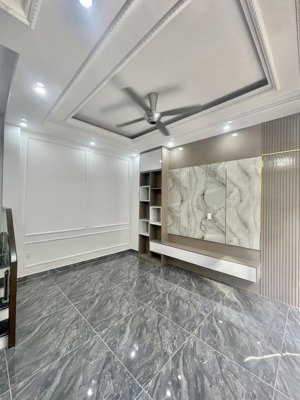 chợ hàng - sau nhà mặt đường - ngõ trước mặt gần 5m - xây mới độc lập. 40m2 x 4 tầng. giá 3.890tỷ