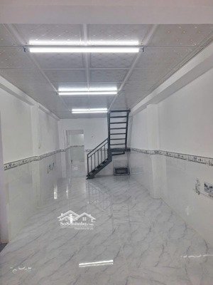 cho thuê nhà đường ngô gia tự, p4, q10.
- dt: 4*15m, dtsd 150m2, sđt 