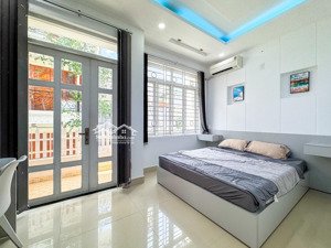 nhà mới, nội thất mới 100%. gần sân bay thuận tiện qua lại tân bình, bình thạnh. hình thật giá thật