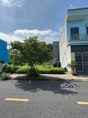 bán lô đất 120m2/2tỷ2, full thổ cư, đường 5m, đi ra bệnh viện quốc tế hạnh phúc chỉ 5p di chuyển.