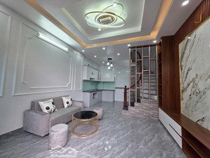 bán nhà - thạch bàn - bát khối - cự khối - 35m2 - 5t - ôtô đỗ - nhỉnh 5 tỷ