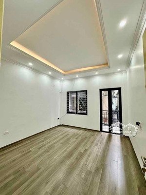 nhỉnh 7 tỷ nhà mặt ngõ kinh doanh, ô tô tránh gần svđ mỹ đình. ngõ thông 4 phố - dân xây kiên cố