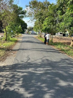 chủ ngộp cần bán gấp lô đất mt đường ba sa 12om2 full thổ cư , shr , công chứng ngay