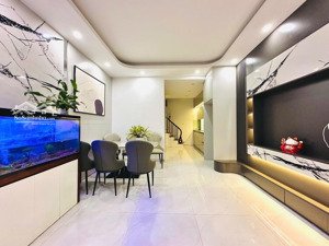 trung tâm đống đa - nhà mới full nội thất - 6 tầng mới thang máy - vài bước chân ra hồ văn chương