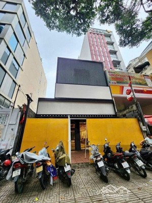 cho thuê biệt thự gần góc 2 mặt tiền trương định góc hồ xuân hương, quận 3