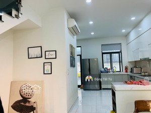 cần cho thuê nguyên căn nhà phố lakeview city giá 30tr/th nội thất đẹp