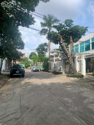 Kho, mặt bằng kinh doanh 200m2 góc 2 mặt tiền đường nhựa 10m đường 23 hiệp bình chánh