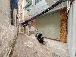 lê thanh nghị - tt hai bà trưng, lô góc dt40m x5 tầng, thang máy. nhà mới, khu dân trí cao, gần phố