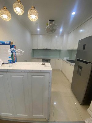 cho thuê căn 3pn full đồ . giá 15,5 triệu full đồ cho căn hộ đẹp .đầy đủ.lh : 