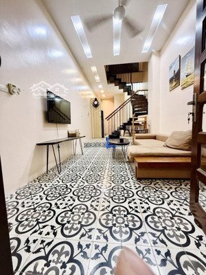 siêu phẩm phân lô ô bàn cờ-nhà đẹp mới-dân xây chắc chắn-an cư đỉnh-ngõ thông tứ phía-gần ô tô-s