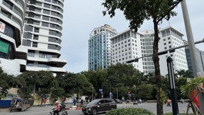 bán nhà đẹp văn cao - ba đình.cách phố 100m,ngõ 3 gác thông.kinh doanh nhỏ.