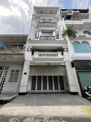 cho thuê nhà mặt phố núi thành, 35 triệu, 400m2, hàng hiếm tại tân bình, hcm