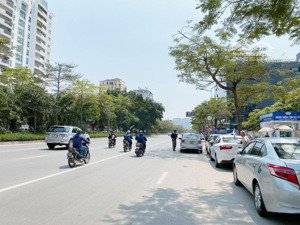 bán đất vàng mặt phố võ chí công, 500m2, mặt tiền 17m,xây building bề thế, trung tâm tiệc cưới!