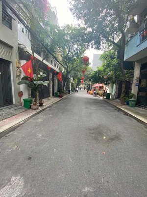 hẻm vip gò dầu ngay tân sơn nhì.ngang 6x22m.cấp 4,10,5 tỷ