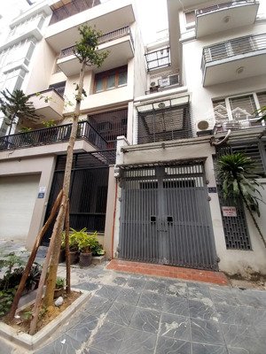 chính chủ cho thuê nhà nguyễn thị thập. diện tích: 90m2 x 5 tầng