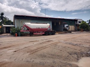 cho thuê kho xưởng 750 m2 giá 30 triệu / đường tỉnh lộ 830 xã an thạnh huyện bến lức long an