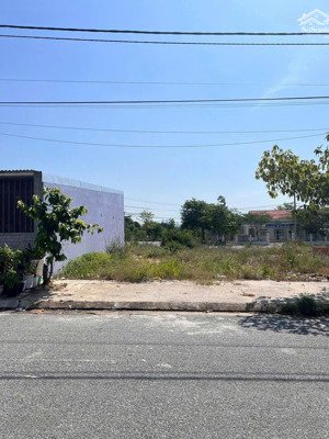 đất tái định cư đất lành vĩnh thái dt 74m2 đối diện trường học giá 2 tỷ 979