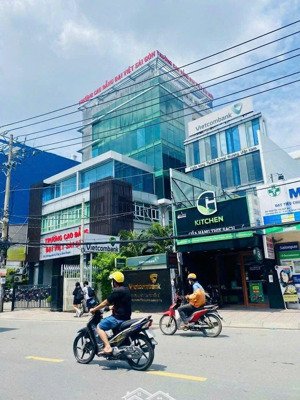 toà nhà 7 tầng mt nguyễn xí quận bình thạnh ngay đại lộ phạm văn đồng