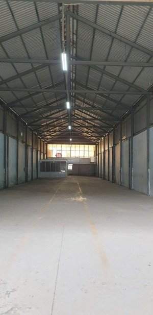 cho thuê kho xửơng 600m2 giá 36 triệu, tại vĩnh lộc bc, đường xe container.