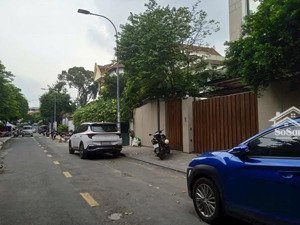 cho thuê biệt thự mặt tiền số 9 lê ngô cát, phường võ thị sáu, quận 3