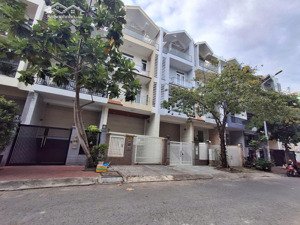 cho thuê sàn văn phòng lầu 1 dt 5*20m giá 12tr lh 